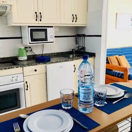 Bellissima With Pool, Wifi & Sat-tv Just 200m From The Ocean Daire