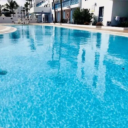 Daire Bellissima With Pool, Wifi & Sat-tv Just 200m From The Ocean Puerto del Carmen (Lanzarote)